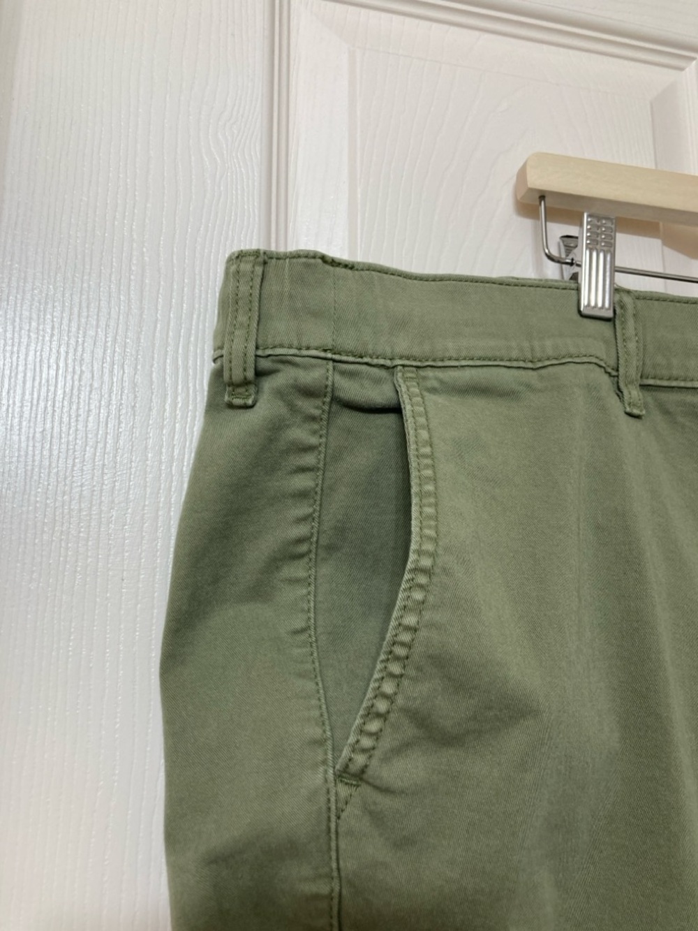 Torrid Women's Green 3.5" Weekend Mid Rise Twill Shorts Size 4X Vacation Utility - Picture 5 of 9